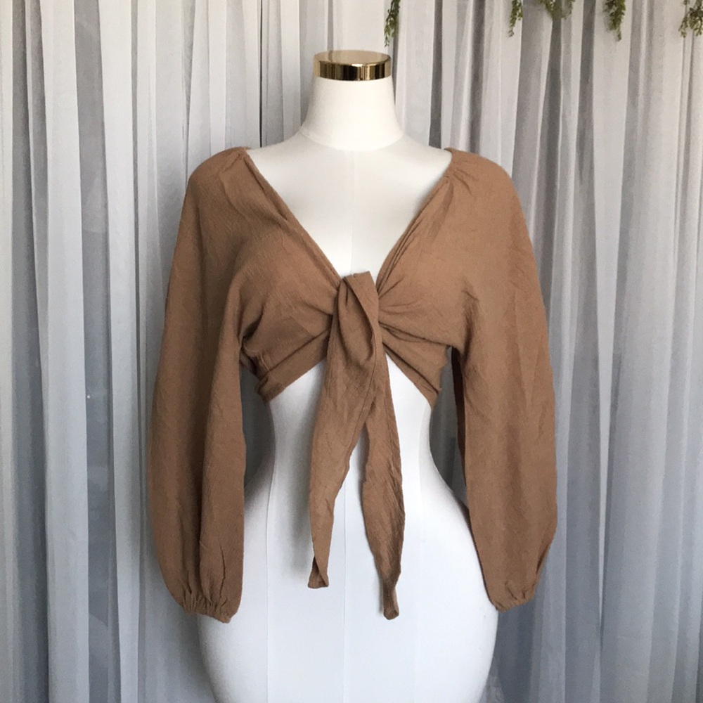 Textured Front Tie Crop Top - Picture 3 of 4